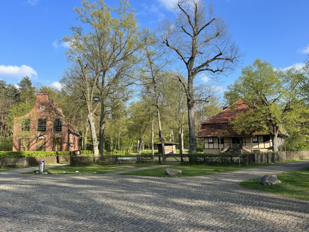 Der große Stern in Potsdam mit den Wegen, die in die Parforceheide führen. 
