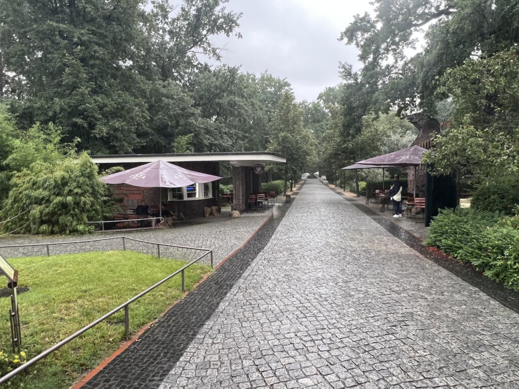 Blick auf den früheren Eingang zum Zoologischen Garten in Berlin