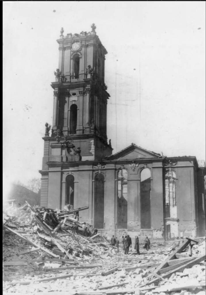 Garnisionkirche Potsdam nach dem Brand im Jahre 1945
