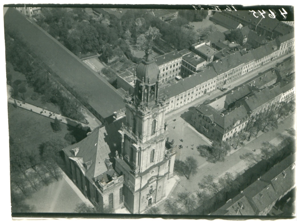 Luftaufnahme der Garnisionkirche Potsdam aus dem Jahre 1919