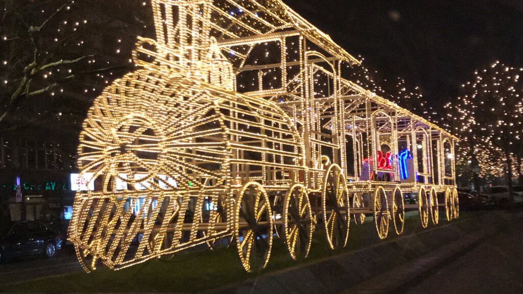 Adventsbeleuchtung auf dem Kurfürstendamm in Berlin