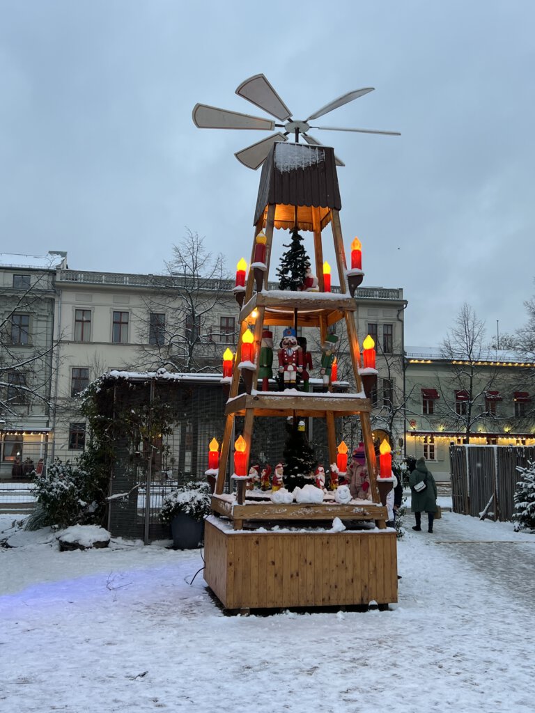 Pyramide auf dem Luisenplatz in Potsdam