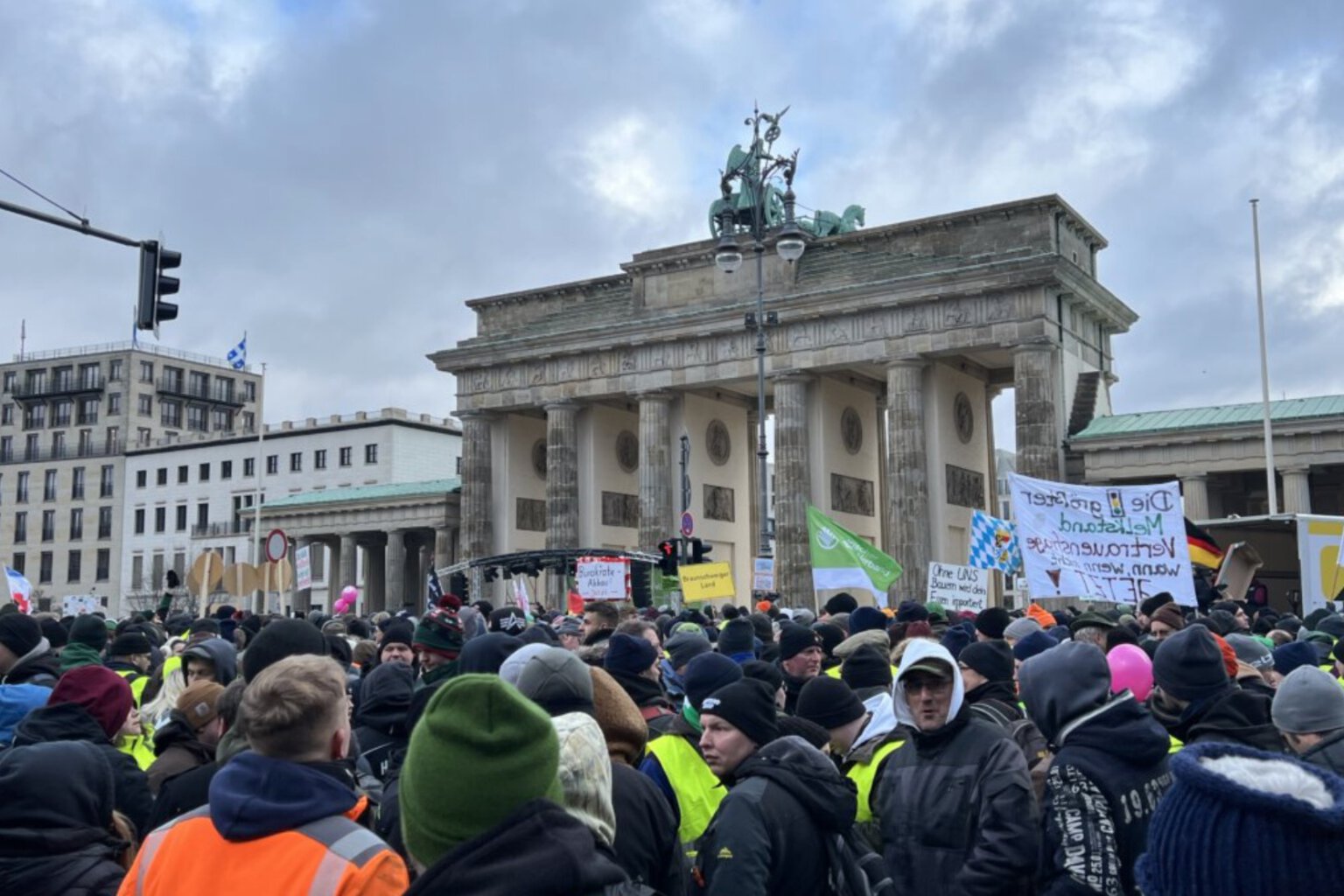 Bauernprotest-Finale: 6.000 Trecker in Berlin Screenshot