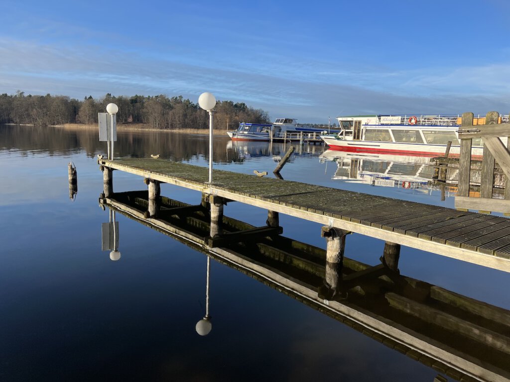 Rheinberg: Fahrgastschiffe auf dem Grienericksee