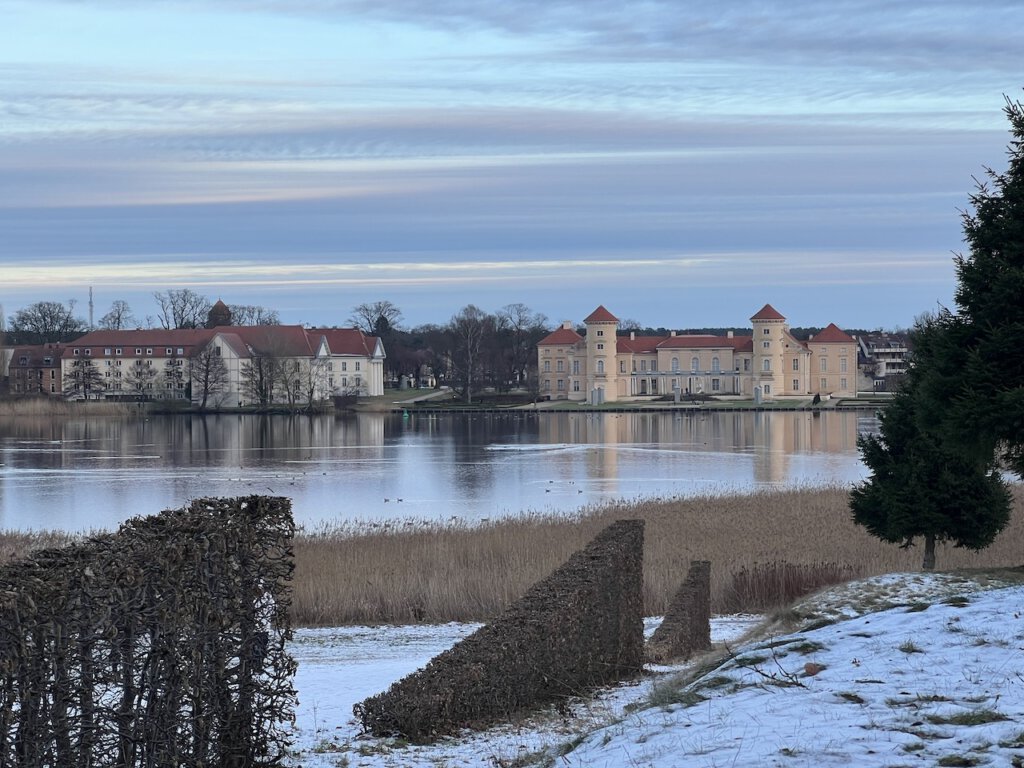 Grienericksee mit dem Schloss Rheinsberg