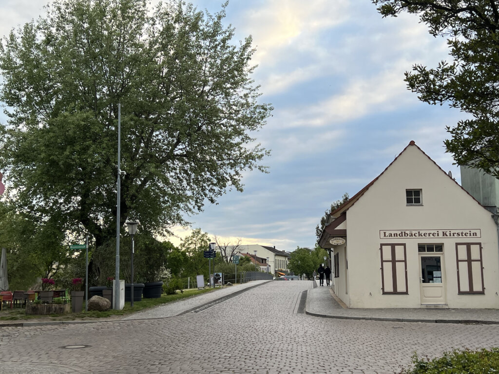 Blick von der Torstraße zur Inselbrücke in Werder (Havel)