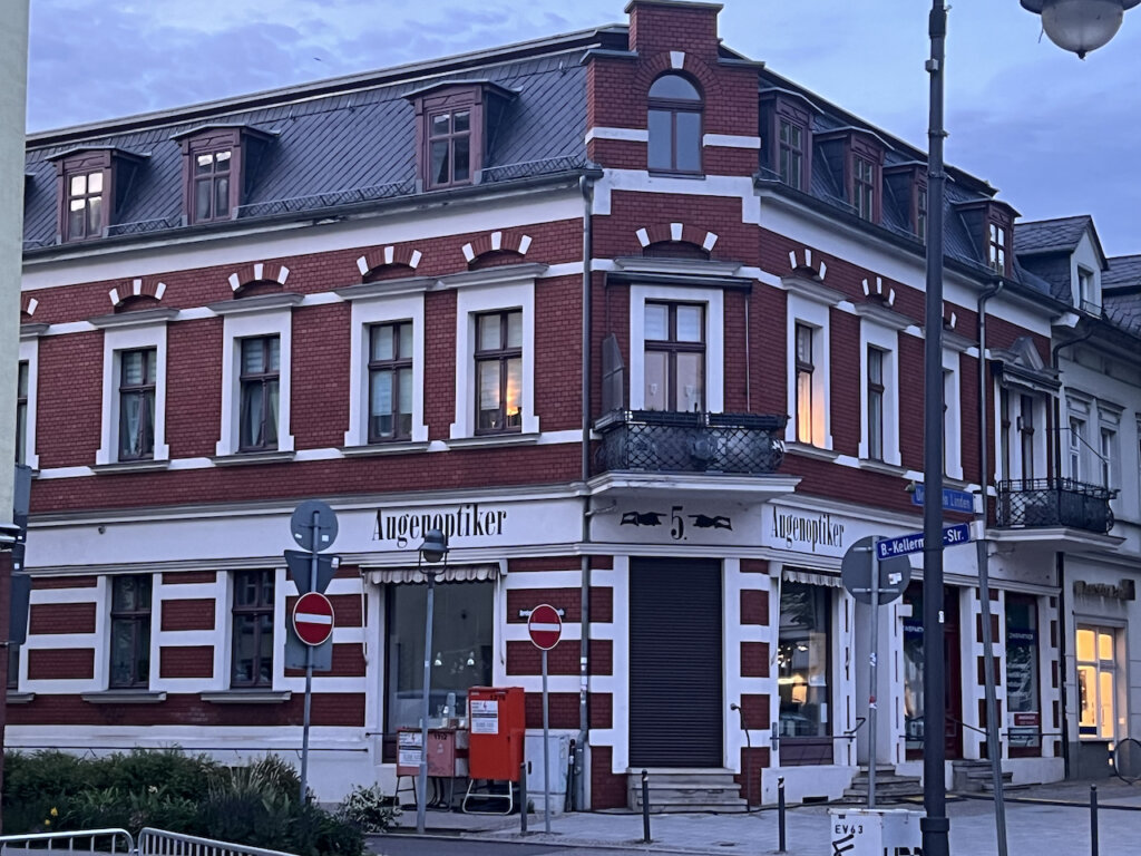 Eckhaus in der Straße Unter den Linden in Werder (Havel)