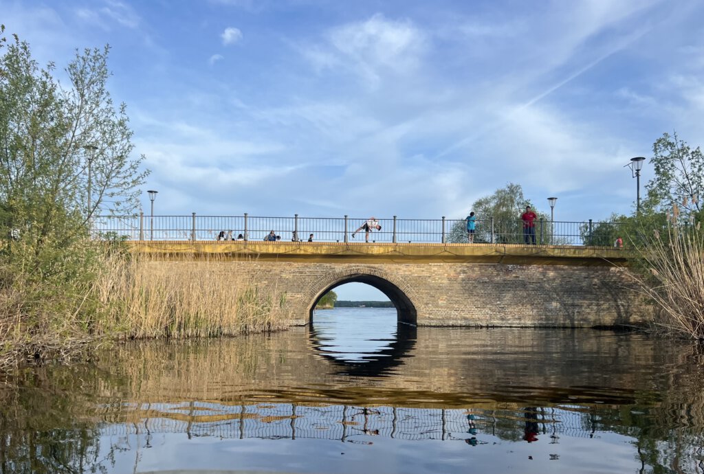 Blick von der Föhse auf die Inselbrücke in Werder (Havel)