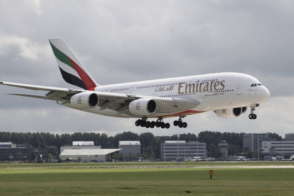 Landung eines A380 am Flughafen Amsterdam-Schiphol