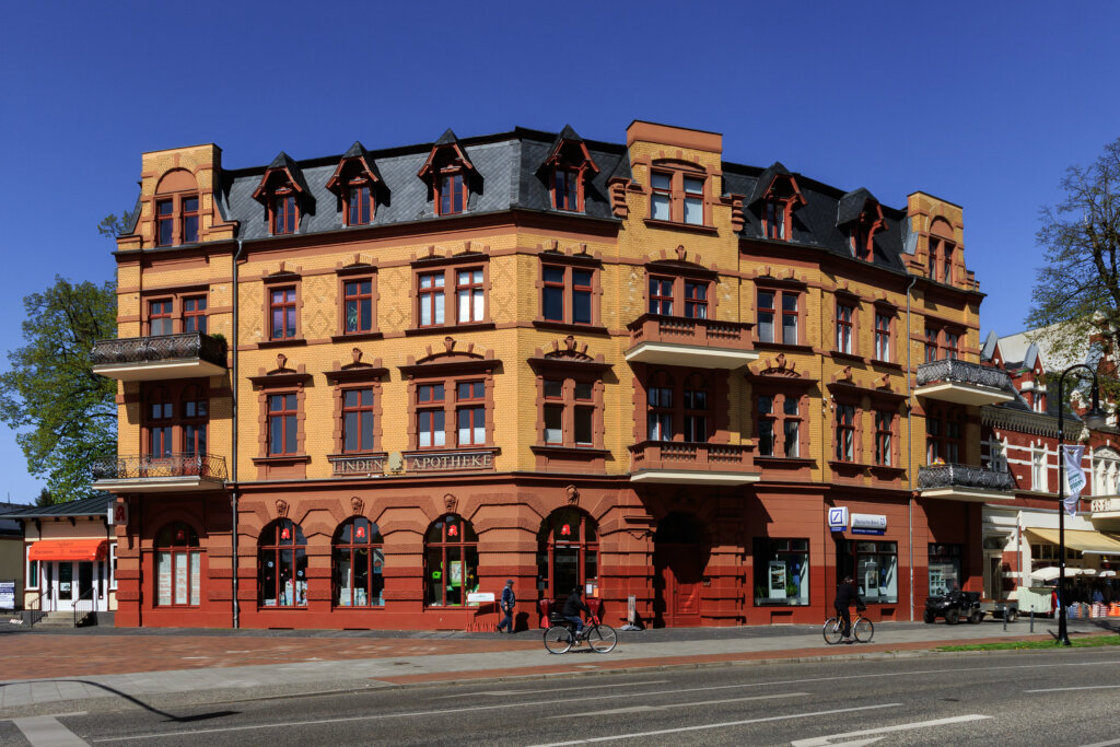 Eckhaus mit Verkaufspavilion aus dem 19. Jahrhundert in Werder (Havel)