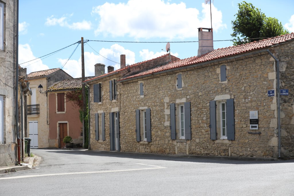 Eine Straßenkreuzung in Couquequès