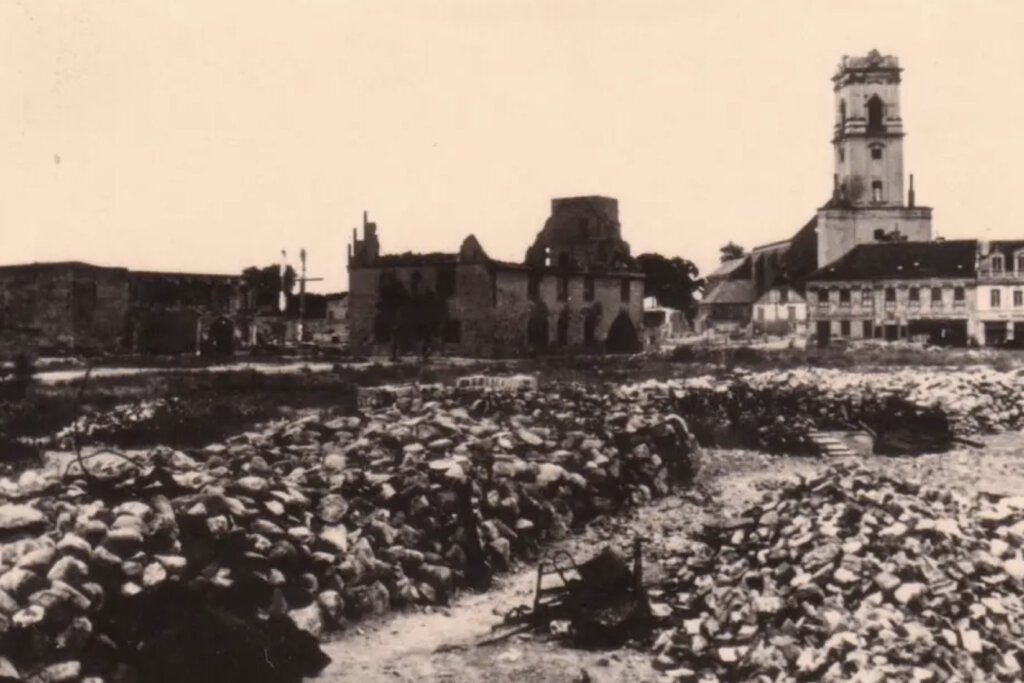 Innenstadt von Fürstenwalde/Spree im Jahre 1945: Sie ist vollkommen zerstört