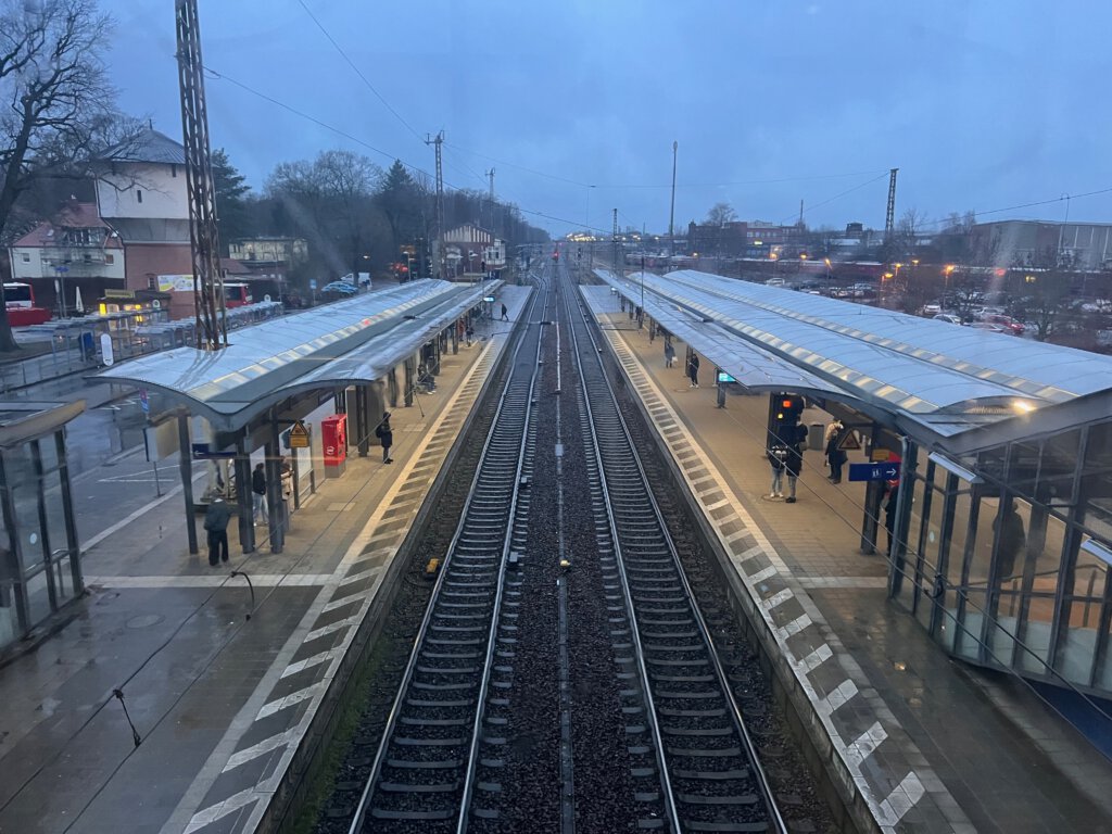 Blick von der Brücke auf den Bahnhof von Fürstenwalde